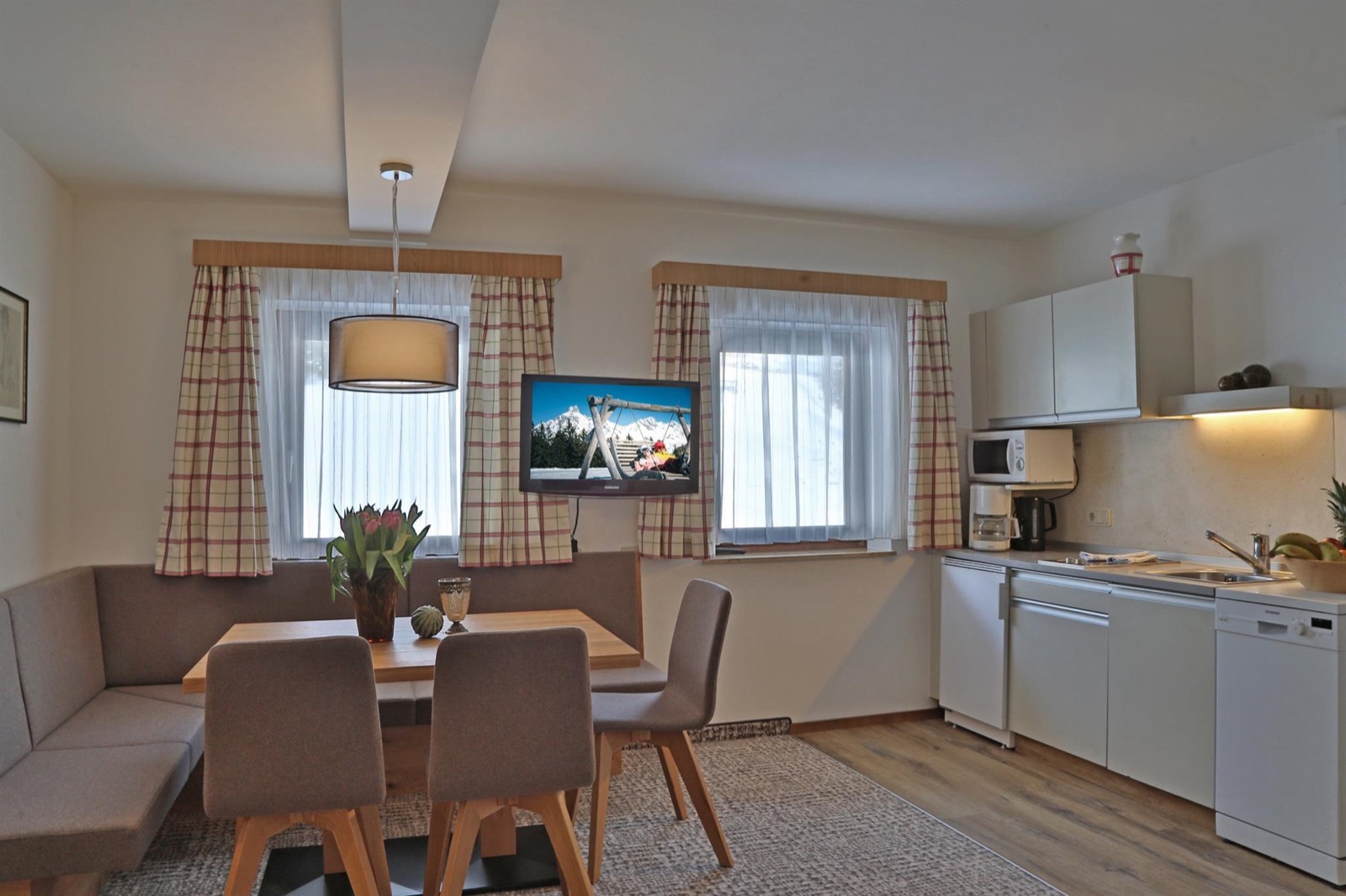Küche und Essbereich im Appartement Grossberg