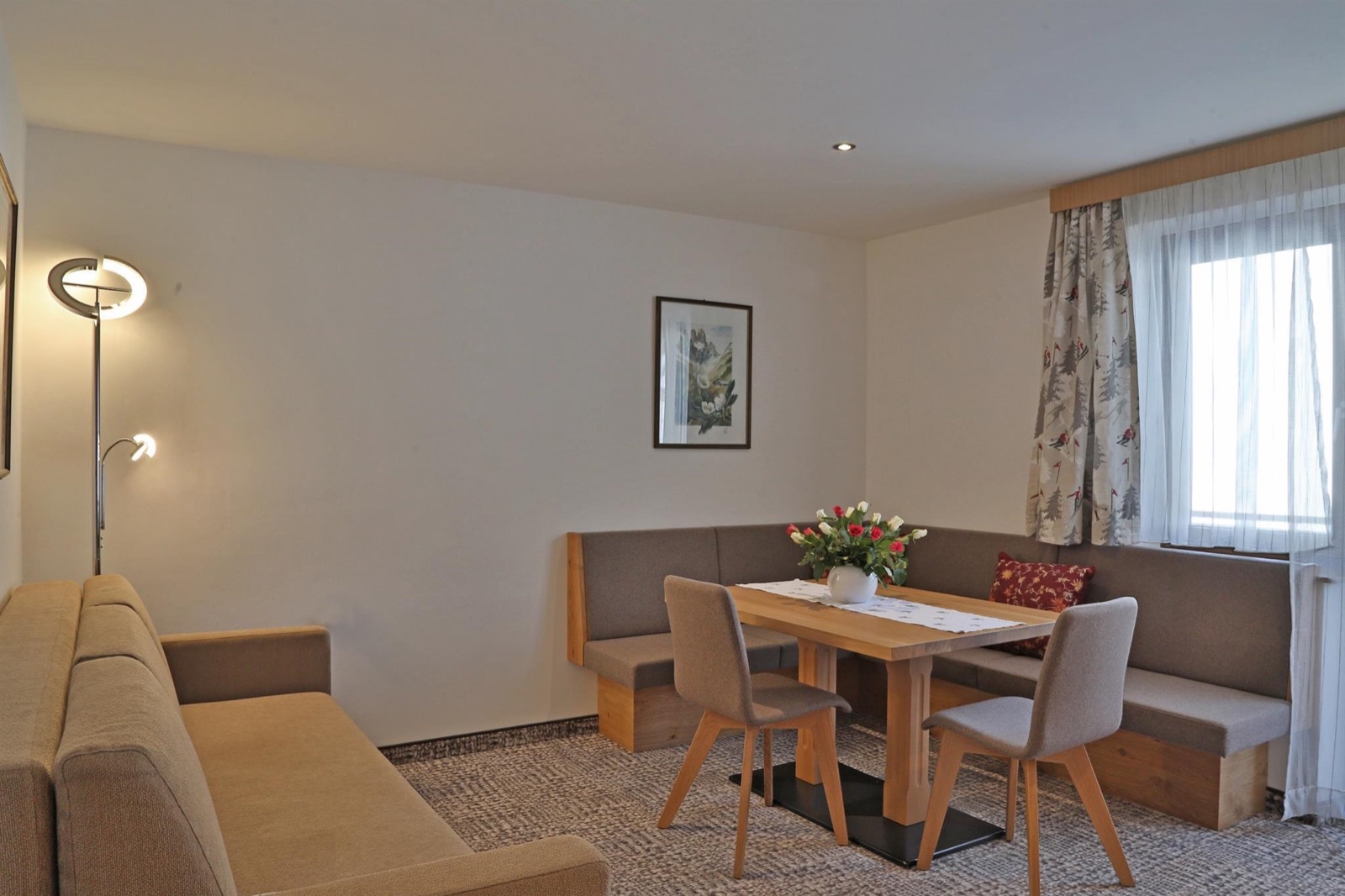 Essecke im Appartement Hofalm